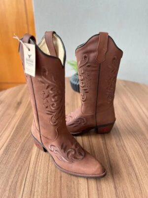 Texana Geovana Bico Fino - Couro Horse Nescau/Bordados Ramos Marrom