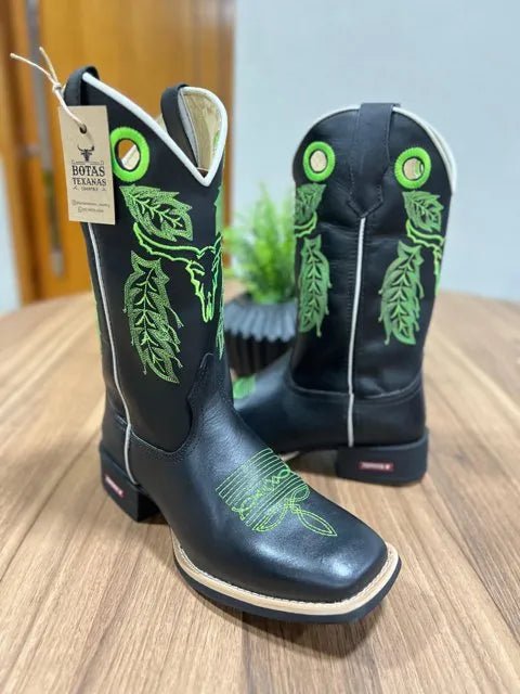 Texana Benício - Couro Látego Preto/ Bordado Touro Verde