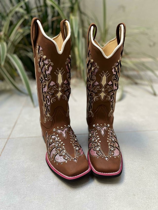 BOTA TEXANA LASER GLITTER ROSA COM STRASS COURO MARROM SOLADO VIRA ROSA - Imagem 2