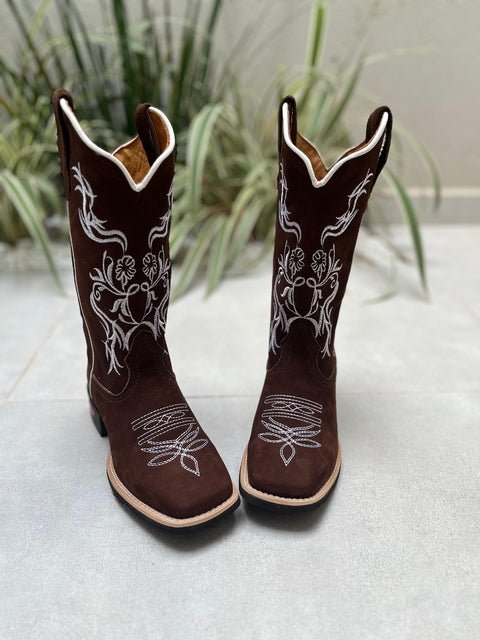 BOTA TEXANA BORDADO FLORES BRANCA COURO NOBUCK MARROM - Imagem 2